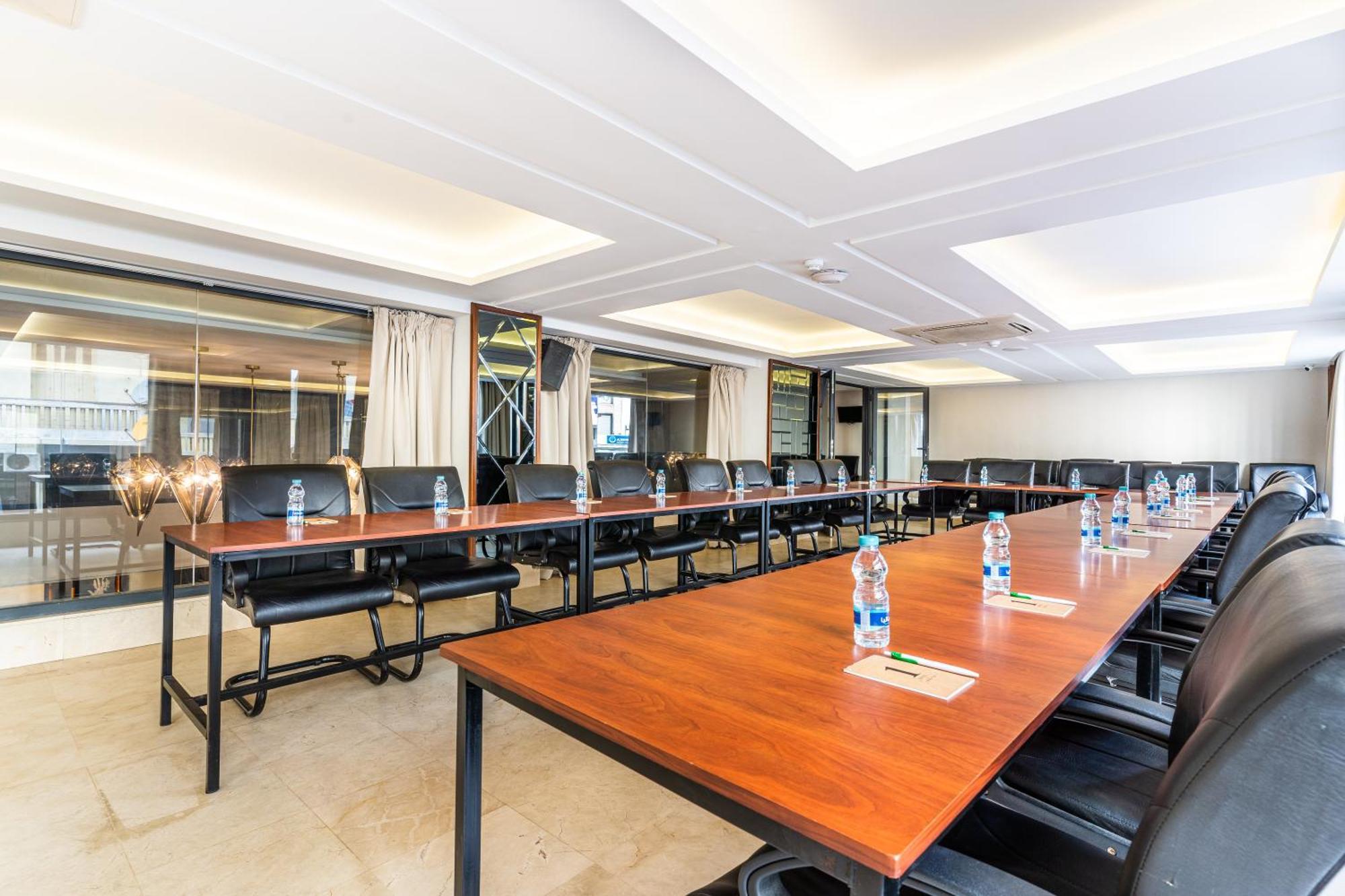 One Hotel Casablanca Exteriör bild Meeting room