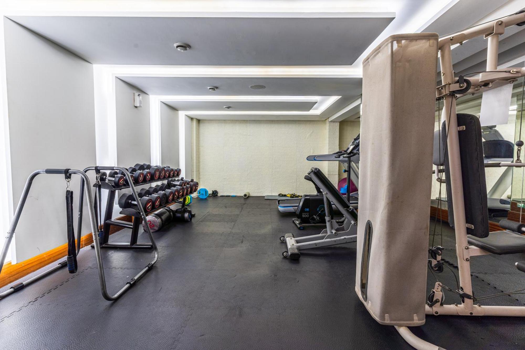One Hotel Casablanca Exteriör bild The gym at the hotel